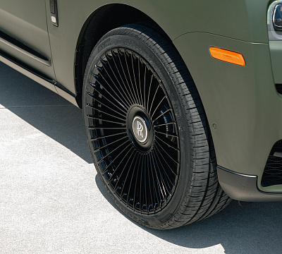 Фото дисков Vossen S17-16 на Rolls-Royce Cullinan