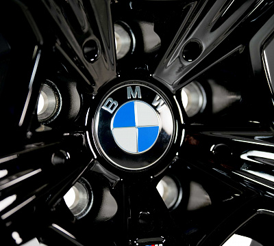 BMW 817M