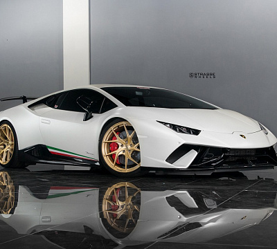 Фото дисков Strasse Wheels SM5RT Deep Concave Monoblock на Lamborghini Huracan