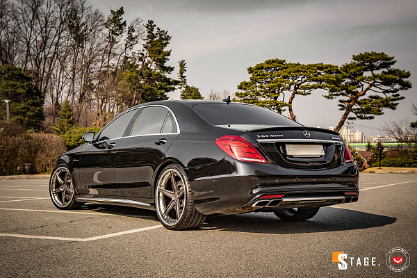 Фото дисков Vossen S17-03 (3-Piece) Глянцевый темный лак на Mercedes-Benz S-Class (W222, C217)