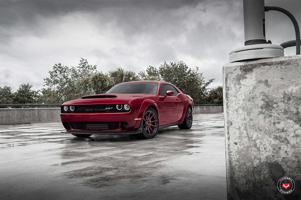 Фото дисков Vossen M-X2 Глянцевый темный лак на Dodge Challenger III