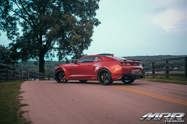 Фото дисков MRR M228 Черный глянец на Chevrolet Camaro VI