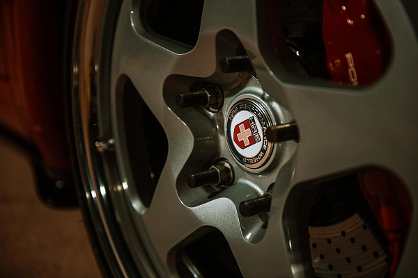 Фото дисков HRE 527 Серебро на Porsche 911 IV