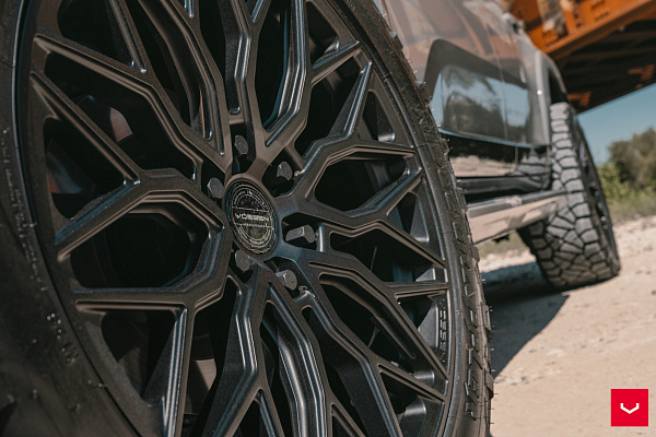 Фото дисков Vossen HF6-3 Черный сатин на Lexus GX II