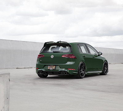 Фото дисков Rotiform HUR на Volkswagen Golf VII