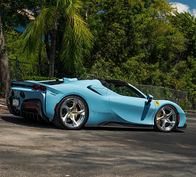 Фото дисков Anrky XR-305 на Ferrari SF90