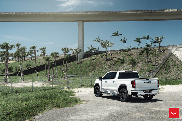 Фото дисков Vossen HF6-4 Черный глянец на GMC Sierra IV