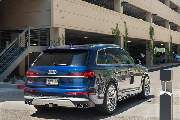 Фото дисков Brixton Forged CM6-R Полированный лак на Audi Q7 (4M)