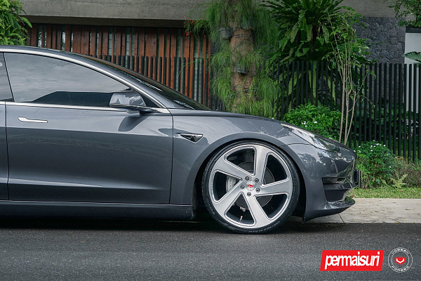Фото дисков Vossen CG-210T Глянцевый лак на Tesla Model 3