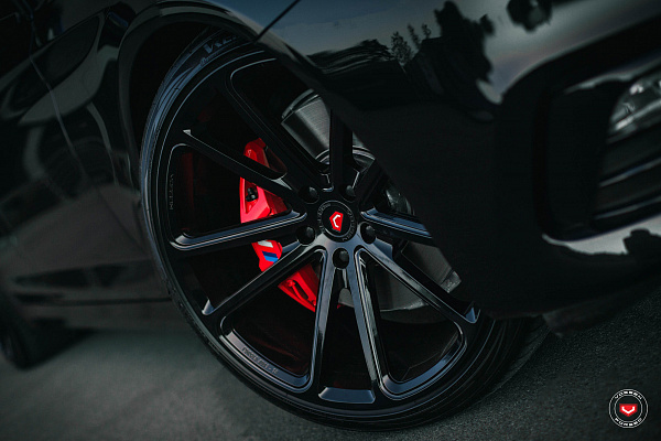 Фото дисков Vossen CG-203 Черный глянец на BMW 5/M5 (G30/F90)