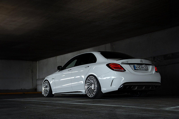 Фото дисков Radi8 R807 Полированный лак на Mercedes-Benz C-Class (W205)