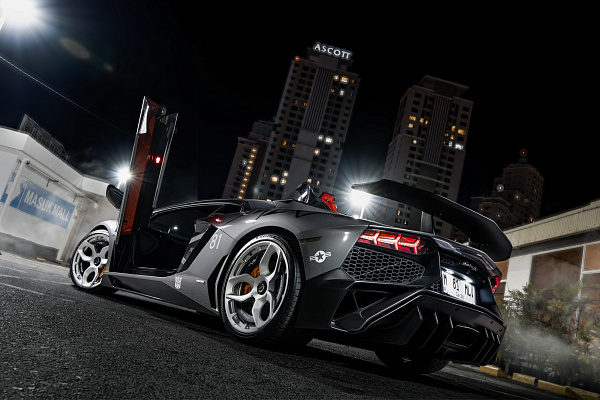 Lamborghini Aventador