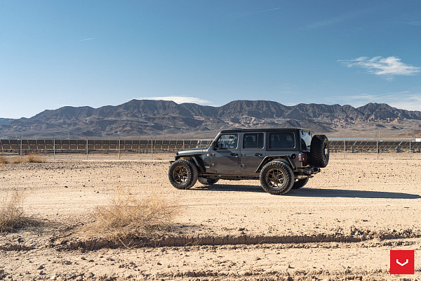 Фото дисков Vossen HF-5 Сатиновая бронза на Jeep Wrangler IV (JL)