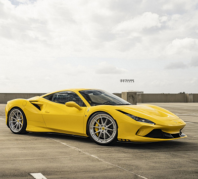 Фото дисков Strasse Wheels SV10 Deep Concave FS на Ferrari F8