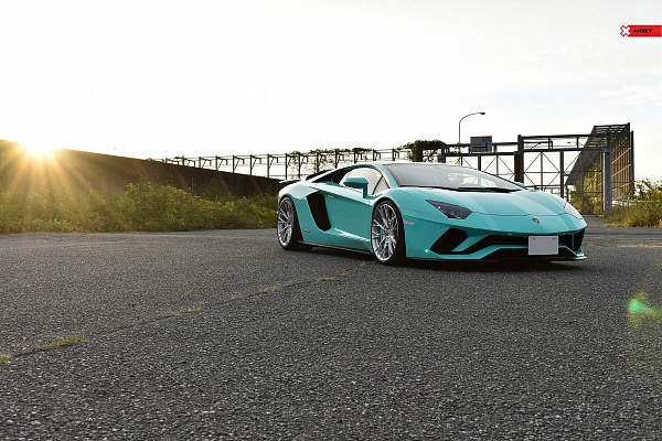 Фото дисков Anrky S1-X5 Глянцевый лак на Lamborghini Aventador