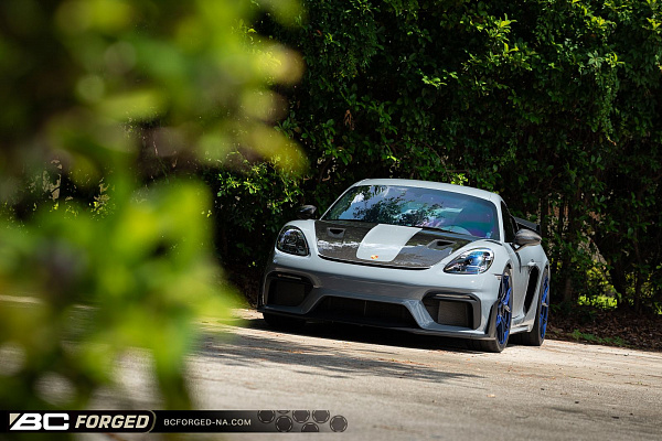 Фото дисков BC Forged ACL51 Синий сатин на Porsche Cayman II