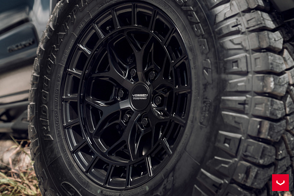 Фото дисков Vossen HFX-1 (6-Lug) Черный сатин на  Toyota Tacoma IV