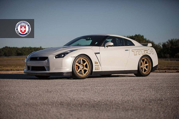 Фото дисков HRE C106 Сатиновое золото на Nissan GT-R