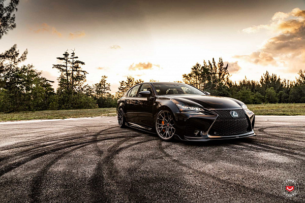 Фото дисков Vossen M-X3 Глянцевый темный лак на Lexus GS IV