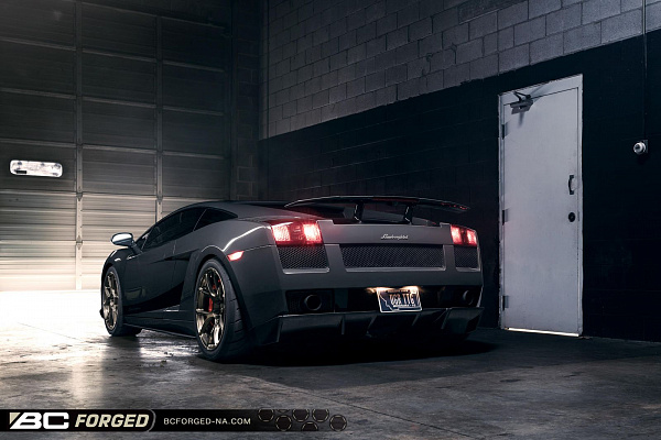 Фото дисков BC Forged RZ05 Глянцевая бронза на Lamborghini Gallardo