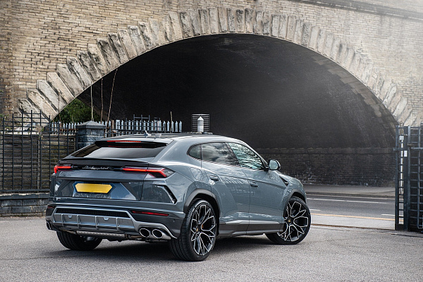 Фото дисков Kahn Type 53 Алмазная проточка на Lamborghini Urus