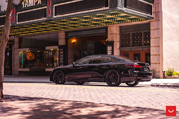 Фото дисков Vossen HF-2 Черный глянец на  Lexus LS V