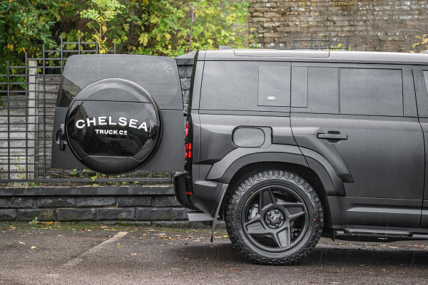 Фото дисков Kahn Mondial Heavy Duty RS Черный матовый на Land Rover Defender II