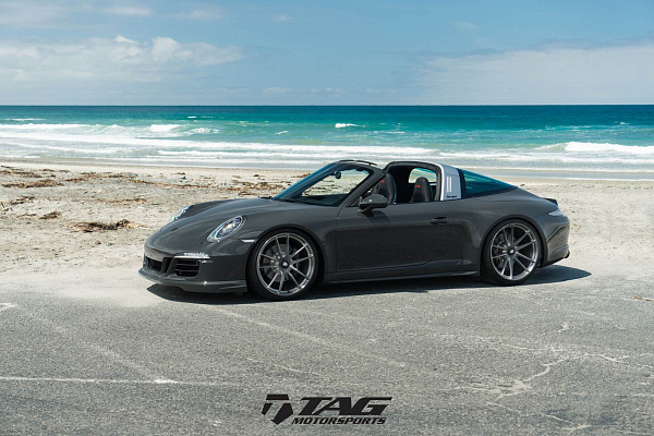 Фото дисков HRE P104 Глянцевый темный лак на Porsche 911 VII