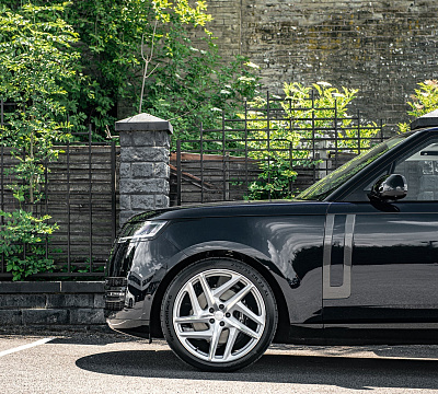 Фото дисков Kahn Type 52 RS на Range Rover V