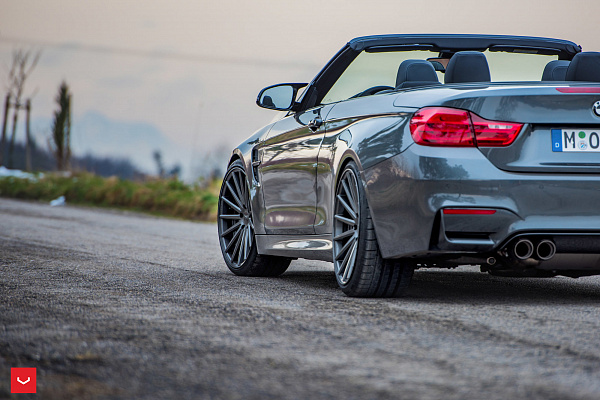 Фото дисков Vossen VFS-2 Глянцевый графит на BMW 4/M4 (F32/F82)