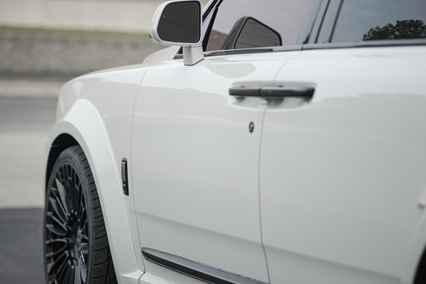 Фото дисков Brixton Forged LX01 Черный глянец на Rolls-Royce Cullinan