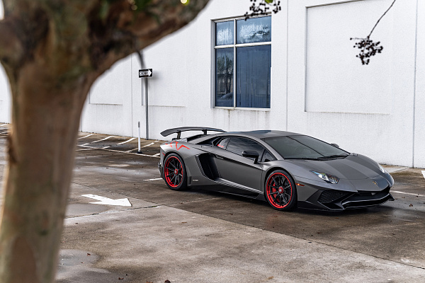 Фото дисков Strasse Wheels SV10-RS Performance Другой цвет на Lamborghini Aventador