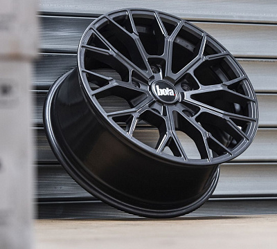 Bola B24