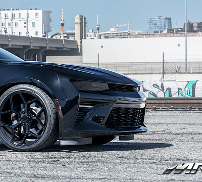 Фото дисков MRR M228 на Chevrolet Camaro VI