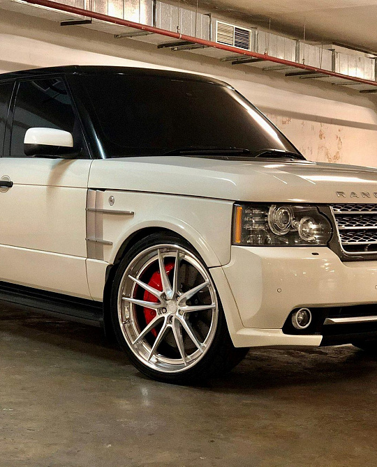 Фото дисков AN34 Глянцевый лак на Range Rover III
