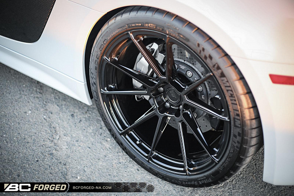 Фото дисков BC Forged EH182 Черный глянец на Audi R8 (4S)