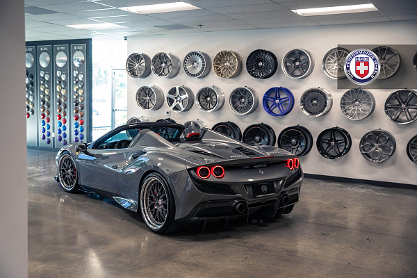 Фото дисков HRE 520 Сатиновый темный лак на Ferrari F8