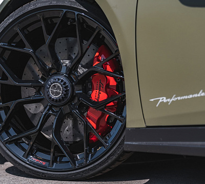 Фото дисков Brixton Forged PF10 на Lamborghini Huracan