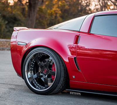 Фото дисков Strasse Wheels S5 Signature на Chevrolet Corvette C6