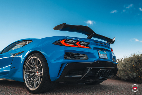 Фото дисков Vossen S21-02 Глянцевый тонированный лак на Chevrolet Corvette C8