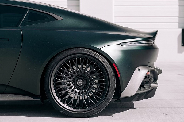 Фото дисков Brixton Forged TR20 Белый глянец на Aston Martin Vantage 4