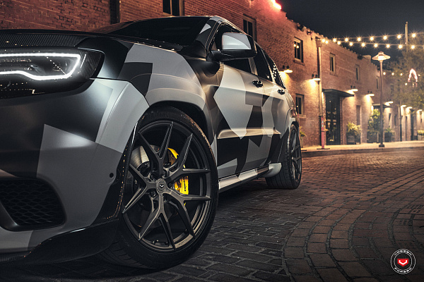 Фото дисков Vossen S21-01 Сатиновый темный лак на Jeep Grand Cherokee IV