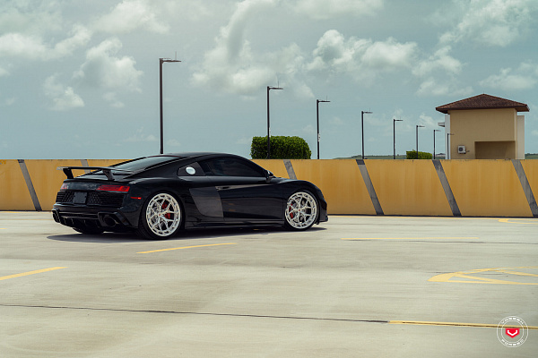 Фото дисков Vossen LC3-01T Глянцевый лак на Audi R8 (4S)
