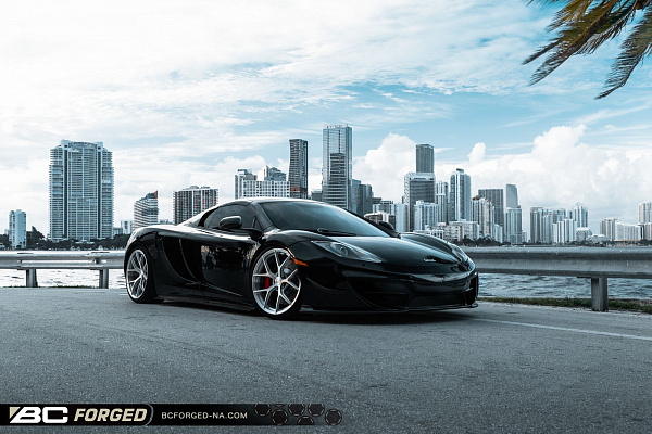 Фото дисков BC Forged KL01 Глянцевый лак на McLaren 12C
