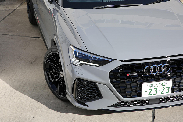 Фото дисков HRE FF10 Черный сатин на Audi Q3 (8U)