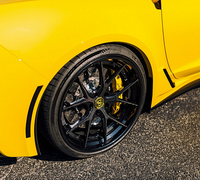 Фото дисков Strasse Wheels SM5R Deep Concave FS на Chevrolet Corvette C7