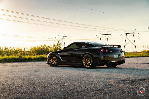 Фото дисков Vossen M-X2 Глянцевая бронза на Nissan GT-R