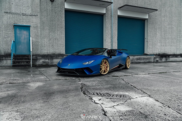 Фото дисков Anrky S1-X2 Сатиновое золото на Lamborghini Huracan