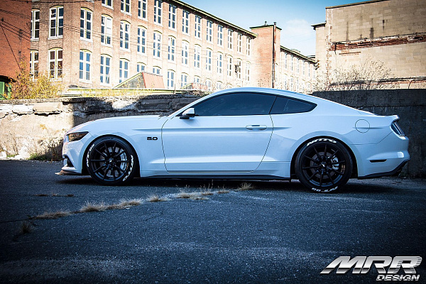 Фото дисков MRR M350 Черный глянец на Ford Mustang VI