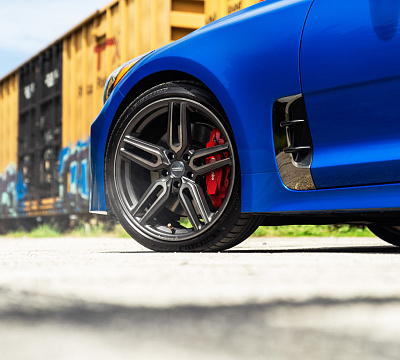 Фото дисков Vossen HF-1 на Kia Stinger